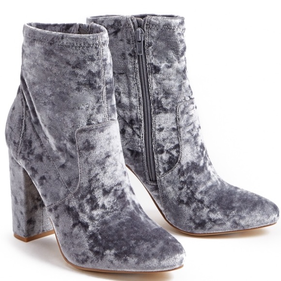 NWT Size 10 Shoe Dazzle Gray Velvet Heeled Booties - Picture 5 of 8